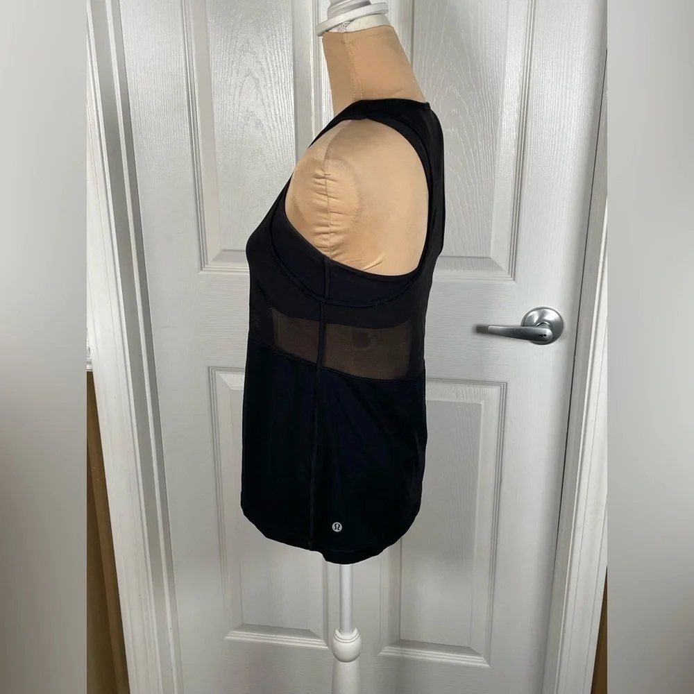 Lululemon Fast As Light 2-In-1 Tank Black Size 6